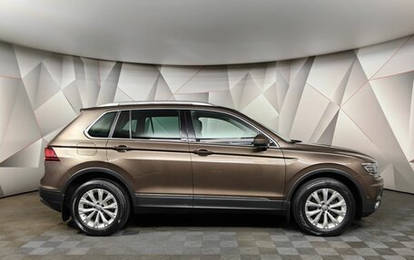 Volkswagen Tiguan II, 2017 год, 2 643 000 рублей, 6 фотография