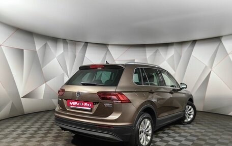 Volkswagen Tiguan II, 2017 год, 2 643 000 рублей, 2 фотография