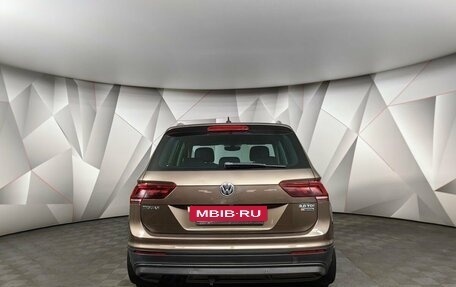Volkswagen Tiguan II, 2017 год, 2 643 000 рублей, 8 фотография