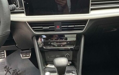 Volkswagen Tiguan II, 2021 год, 2 000 000 рублей, 11 фотография