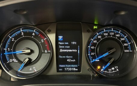 Toyota Hilux VIII, 2021 год, 4 989 000 рублей, 20 фотография