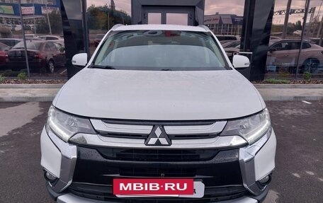 Mitsubishi Outlander III рестайлинг 3, 2018 год, 1 750 000 рублей, 3 фотография