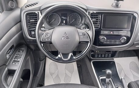 Mitsubishi Outlander III рестайлинг 3, 2018 год, 1 750 000 рублей, 9 фотография