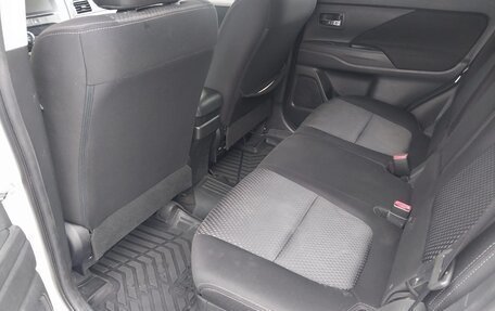 Mitsubishi Outlander III рестайлинг 3, 2018 год, 1 750 000 рублей, 18 фотография