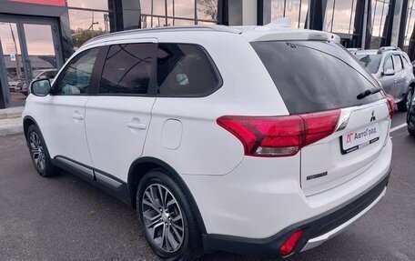 Mitsubishi Outlander III рестайлинг 3, 2018 год, 1 750 000 рублей, 5 фотография
