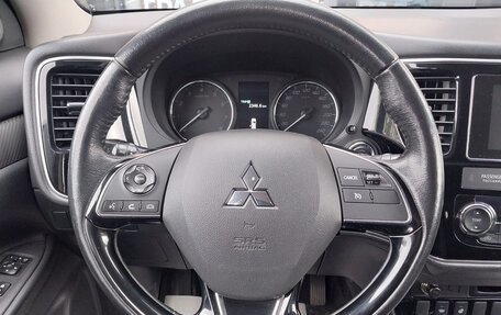 Mitsubishi Outlander III рестайлинг 3, 2018 год, 1 750 000 рублей, 21 фотография