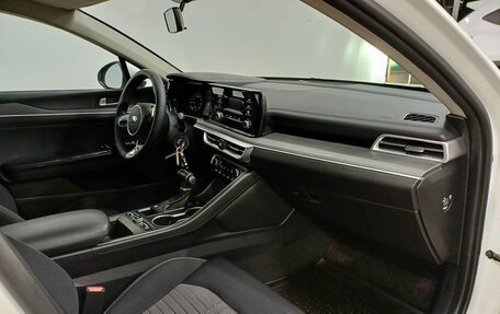 KIA K5, 2021 год, 1 740 000 рублей, 23 фотография