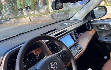 Toyota RAV4, 2017 год, 2 490 000 рублей, 8 фотография