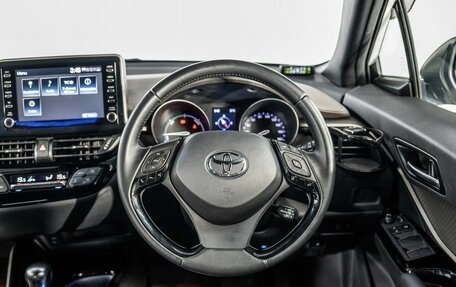 Toyota C-HR I рестайлинг, 2020 год, 2 050 000 рублей, 8 фотография