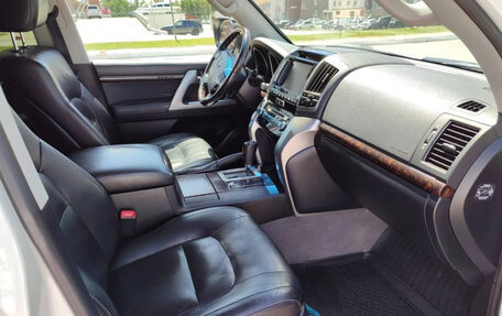 Toyota Land Cruiser 200, 2014 год, 3 700 000 рублей, 7 фотография