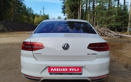 Volkswagen Passat B8 рестайлинг, 2016 год, 1 650 000 рублей, 16 фотография