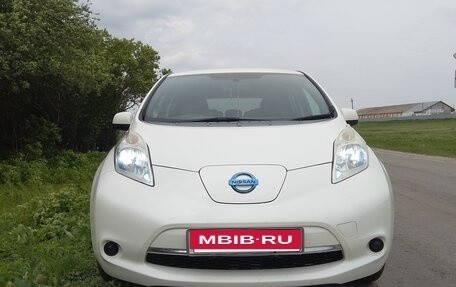 Nissan Leaf I, 2013 год, 1 200 000 рублей, 2 фотография