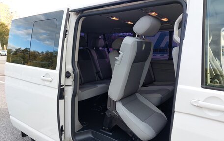 Volkswagen Caravelle T5, 2014 год, 1 590 000 рублей, 7 фотография