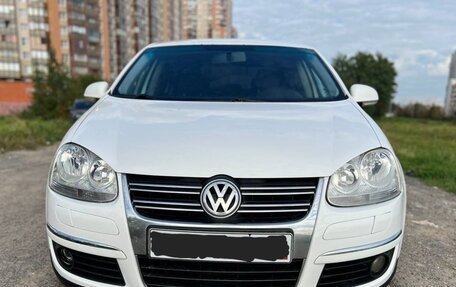 Volkswagen Jetta VI, 2010 год, 700 000 рублей, 1 фотография
