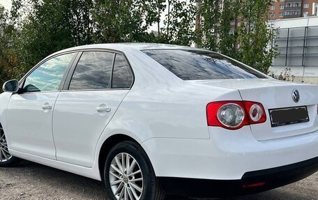 Volkswagen Jetta VI, 2010 год, 700 000 рублей, 5 фотография