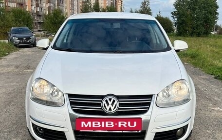 Volkswagen Jetta VI, 2010 год, 700 000 рублей, 6 фотография