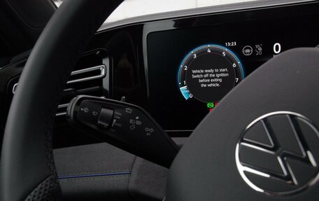 Volkswagen Tiguan, 2024 год, 5 990 000 рублей, 16 фотография