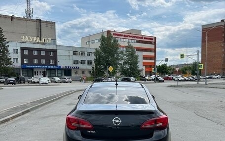 Opel Astra J, 2013 год, 950 000 рублей, 5 фотография