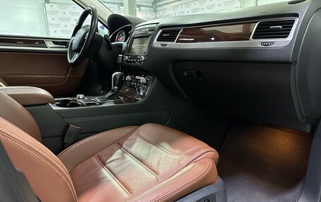 Volkswagen Touareg III, 2015 год, 3 300 000 рублей, 28 фотография