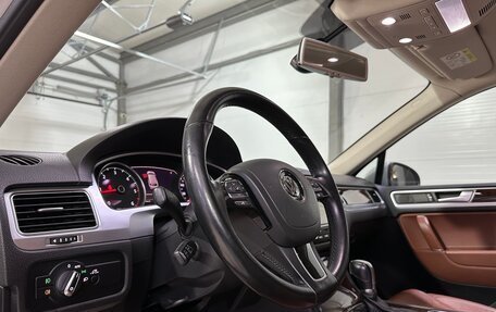 Volkswagen Touareg III, 2015 год, 3 300 000 рублей, 24 фотография