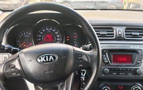 KIA Rio III рестайлинг, 2013 год, 930 000 рублей, 26 фотография