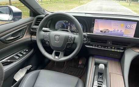 Toyota Crown, 2025 год, 6 636 000 рублей, 10 фотография