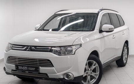 Mitsubishi Outlander III рестайлинг 3, 2013 год, 1 640 000 рублей, 1 фотография