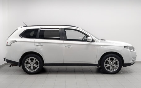 Mitsubishi Outlander III рестайлинг 3, 2013 год, 1 640 000 рублей, 4 фотография