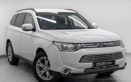 Mitsubishi Outlander III рестайлинг 3, 2013 год, 1 640 000 рублей, 3 фотография