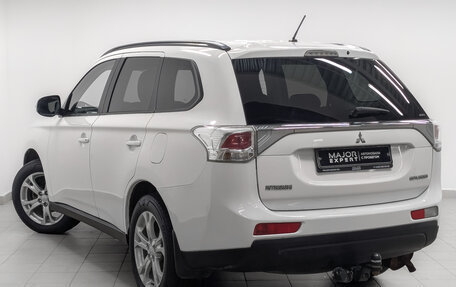 Mitsubishi Outlander III рестайлинг 3, 2013 год, 1 640 000 рублей, 7 фотография
