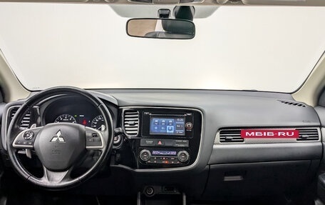 Mitsubishi Outlander III рестайлинг 3, 2013 год, 1 640 000 рублей, 14 фотография