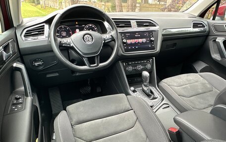 Volkswagen Tiguan II, 2017 год, 2 285 000 рублей, 2 фотография