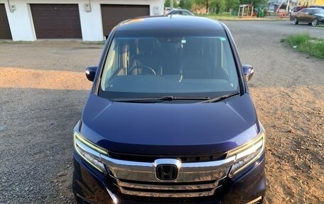 Honda Stepwgn IV, 2018 год, 2 250 000 рублей, 2 фотография