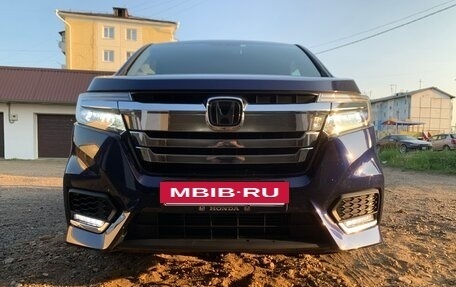 Honda Stepwgn IV, 2018 год, 2 250 000 рублей, 3 фотография