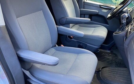 Volkswagen Caravelle T5, 2012 год, 1 980 000 рублей, 20 фотография