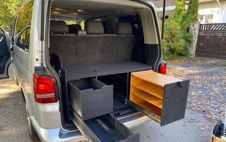 Volkswagen Caravelle T5, 2012 год, 1 980 000 рублей, 32 фотография