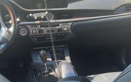 Lexus ES VII, 2013 год, 2 240 000 рублей, 15 фотография