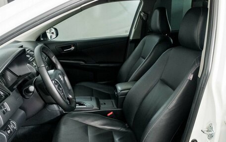 Toyota Camry, 2014 год, 1 570 000 рублей, 6 фотография