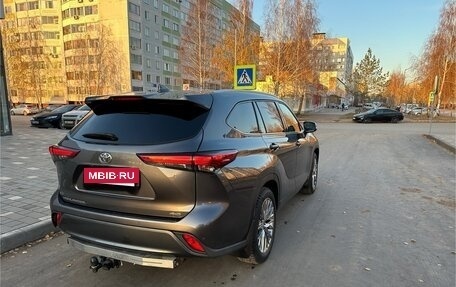 Toyota Highlander, 2021 год, 5 100 000 рублей, 2 фотография