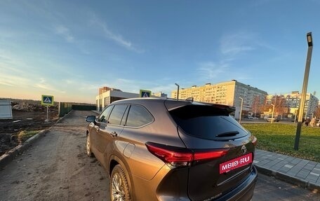 Toyota Highlander, 2021 год, 5 100 000 рублей, 6 фотография