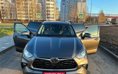 Toyota Highlander, 2021 год, 5 100 000 рублей, 8 фотография
