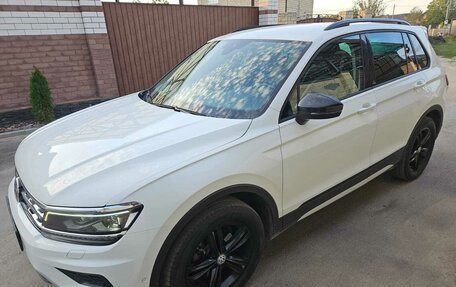 Volkswagen Tiguan II, 2019 год, 2 900 000 рублей, 2 фотография