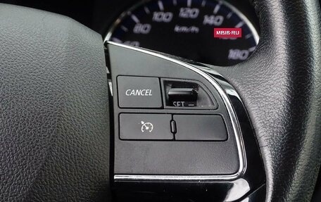 Mitsubishi Outlander III рестайлинг 3, 2018 год, 1 990 000 рублей, 11 фотография