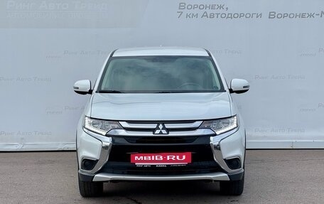 Mitsubishi Outlander III рестайлинг 3, 2017 год, 1 945 000 рублей, 3 фотография