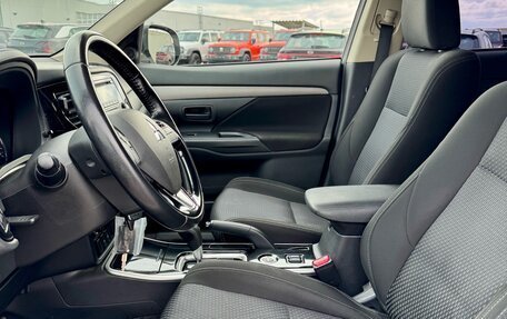 Mitsubishi Outlander III рестайлинг 3, 2017 год, 1 945 000 рублей, 8 фотография