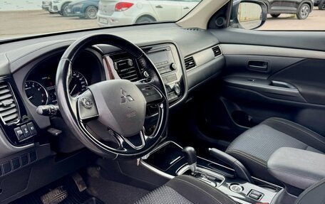 Mitsubishi Outlander III рестайлинг 3, 2017 год, 1 945 000 рублей, 7 фотография