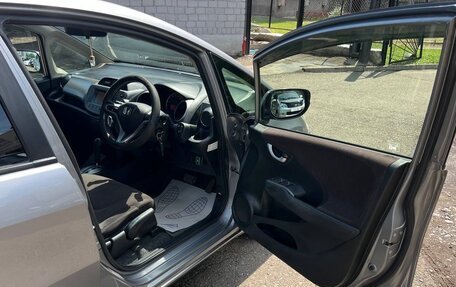 Honda Fit III, 2011 год, 950 000 рублей, 12 фотография