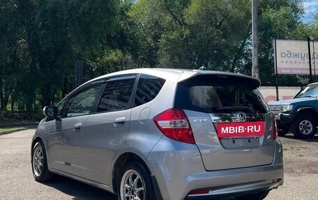 Honda Fit III, 2011 год, 950 000 рублей, 10 фотография
