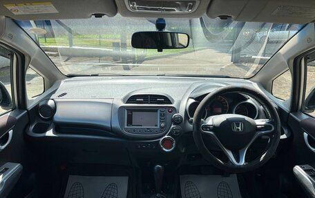 Honda Fit III, 2011 год, 950 000 рублей, 24 фотография