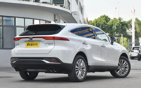 Toyota Harrier, 2024 год, 4 132 000 рублей, 5 фотография